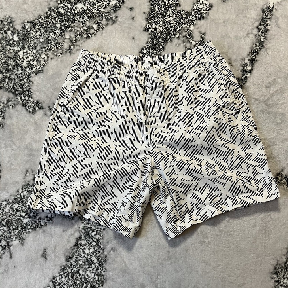 Lands End Shorts Womens Size 10 Chino Pull On Floral Stripe Black White Mid Rise